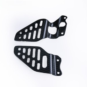 Protector de talón de fibra de carbono seca 3K para reposapiés de motocicleta Yamaha YZF-R6 2017-2024 - Product Image 6