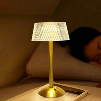 Lampe de table LED moderne en acrylique transparent réglable avec port USB rechargeable pour hôtel, chevet, salon, restaurant et bureau