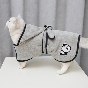 Capa de coralina para gatos, color gris, con capucha, cálida, para uso en invierno. - Product Image 2