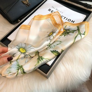 All'ingrosso moda <span class=keywords><strong>donna</strong></span> foulard personalizzato Logo <span class=keywords><strong>Bandana</strong></span> di <span class=keywords><strong>cotone</strong></span> quadrato personalizzato fabbrica doppia stampa <span class=keywords><strong>Bandana</strong></span> <span class=keywords><strong>cotone</strong></span> - Product Image 4