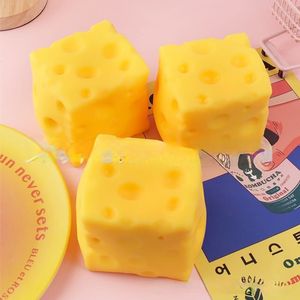 Juguete Antiestrés con Forma <span class=keywords><strong>de</strong></span> Queso - Regalo Creativo en Caja para Todas <span class=keywords><strong>las</strong></span> Edades y Géneros; Venta al por Mayor Disponible - Product Image 2