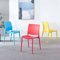 Chaises de salle à manger empilables en plastique PP coloré pour café en plein air, restaurant, usage domestique, commande en gros avec remise