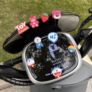 Accessoires de voiture électrique en résine, ornements de voiture de <span class=keywords><strong>dessin</strong></span> <span class=keywords><strong>animé</strong></span> mignon écologique 2023 New High-end Internet Celebrant Motorcycle - Product Image 4