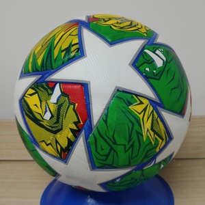 Balones de fútbol PU 5 de alta calidad, logotipo personalizable, balón de fútbol duradero para partidos. - Product Image 2
