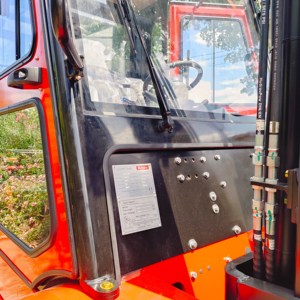 Carretilla elevadora diésel YangFT 4x4 Rough Terrian, carretilla elevadora para terreno, 3 toneladas, 4 toneladas, 5 toneladas, carretilla elevadora para todo terreno, carretilla elevadora de 4 vías - Product Image 4