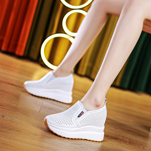 2025 primavera otoño nuevo estilo deportivo Casual blanco Slip-On zapatos 10cm altura interior mocasines de <span class=keywords><strong>cuña</strong></span> de suela gruesa característica suave - Product Image 1