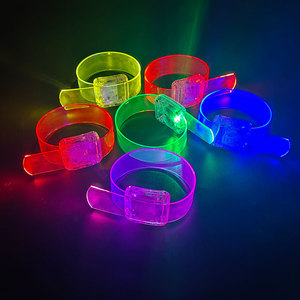 Ismart âm thanh kích hoạt Glowing <span class=keywords><strong>LED</strong></span> Light up dây đeo cổ tay nhấp nháy <span class=keywords><strong>LED</strong></span> Vòng đeo tay cho tổ chức sự kiện - Product Image 1