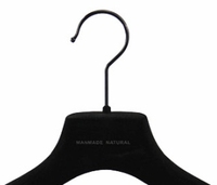 Benutzer definierte schwarze Samt Kleiderbügel Classic Flocked Kleiderbügel Breite Schulter für Anzug Kleiderbügel für Store