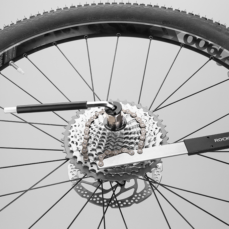 ROCKBROS Kit d'outils de réparation de vélo, ensemble portable à cliquet réversible, ensemble d'outils de réparation de vélo multifonction avec 8 embouts ROCKBROS Kit d'outils de réparation de vélo, ensemble portable à cliquet réversible, ensemble d'outils de réparation de vélo multifonction avec 8 embouts