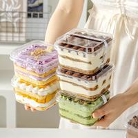 Autocollant d'emballage jetable de qualité alimentaire pour gâteaux mousse, boîte transparente carrée pour snacks et pâtisseries, avec fourchette pour tiramisu