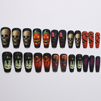 24 Stück Halloween Aufklebenägel Orange Lila Schwarz Geister Kürbis Fledermaus Design Acryl Künstliche Nägel Wiederverwendbare Nägel für Frauen Party