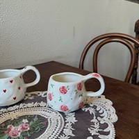2025 Mug Kopi Keramik Desain Bunga Tidak Beraturan Lukisan Tangan Baru Penjualan Panas Keramik Buatan Tangan Kreatif