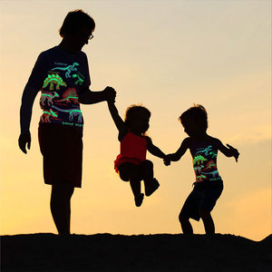 Papier <span class=keywords><strong>de</strong></span> <span class=keywords><strong>transfert</strong></span> Tru-heat phosphorescent pour tissus foncés, échantillon <span class=keywords><strong>gratuit</strong></span>, pour T-shirts et vêtements – Gagnant du concours <span class=keywords><strong>de</strong></span> coloris - Product Image 2
