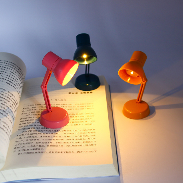 Dollhouse Miniature Mini Plastic LED Desk Table Lamp Light (can Light Up) for Dollhouse Decoration