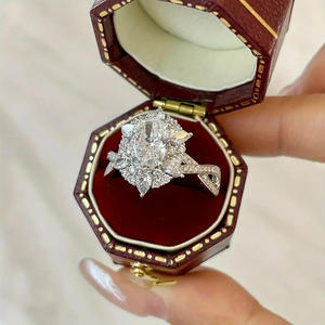 Anello con Diamante Taglio Ovale A160 in Oro Bianco Naturale Colore D Anello di Fidanzamento per Donna - Product Image 3