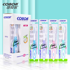 Brosse à dents Cobor E626 à poils souples, manuelle, pour adultes, haute qualité, disponible aux États-Unis - Product Image 1