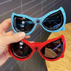 Lunettes de soleil Spiderman pour enfants, lunettes de soleil de dessin animé avec protection UV400 pour garçons, design cool en forme de toile d'araignée, lunettes pour enfants - Product Image 1