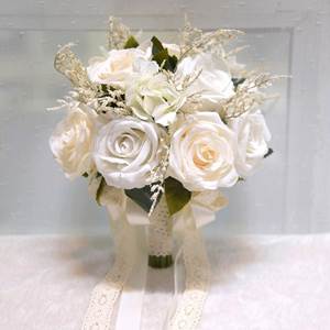 Bouquet de fleurs vintage fait main pour mariage, mariée et demoiselle d'honneur, à prix abordable - Product Image 4