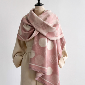 Chal de imitación de cachemira grueso para mujer, minimalista y versátil, para oficina, aire acondicionado, otoño e invierno - Product Image 2