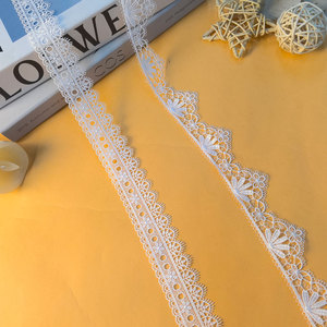 Nastro in <span class=keywords><strong>Pizzo</strong></span> Ricamato 100% Poliestere Bianco Leggero <span class=keywords><strong>e</strong></span> Morbido per Rifiniture di Abbigliamento, Vendita all'Ingrosso - Product Image 2