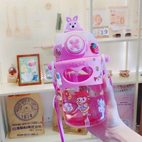 680ML mignon dessin animé gobelets en plastique avec autocollant de dessin animé tasse en plastique avec couvercle et paille Portable Sport de plein air bouteille d'eau en plastique
