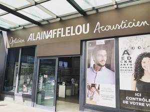 Impresión autoadhesiva <span class=keywords><strong>de</strong></span> calidad económica, rollo <span class=keywords><strong>de</strong></span> película <span class=keywords><strong>de</strong></span> <span class=keywords><strong>vinilo</strong></span> <span class=keywords><strong>de</strong></span> visión unidireccional, Rollo adhesivo <span class=keywords><strong>de</strong></span> <span class=keywords><strong>vinilo</strong></span> - Product Image 3