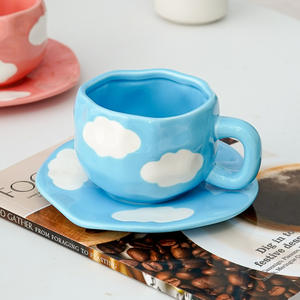 Juego de Taza y Platillo de Café de Porcelana Hecha a Mano Irregular Clásica Más Vendida de 350 ml, Regalo de Té de la Tarde para un Amigo - Product Image 2