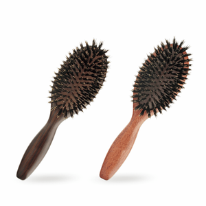 Cepillo desenredante clásico con cerdas de jabalí y mango de madera - Product Image 3