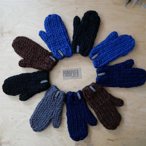 Mitaines en tricot torsadé épais pour femmes, en laine mérinos super épaisse, mitaines personnalisées tricotées à la main, vente en gros - Product Image 4