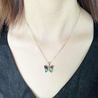 Mode tempérament alliage coloré cristal clavicule chaîne collier dégradé papillon pendentif collier pour les femmes