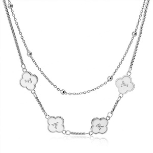 Colliers tendance 2026 en acier inoxydable 316L plaqué or PVD 18 carats avec lettres en nacre, personnalisables avec nom pour femme - Product Image 3