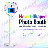 Cabina de Fotos Instantánea con Forma de Corazón Vanplex Modelo 8, Pantalla Táctil de Alta Resolución de 15.6 Pulgadas, Soporte DSLR, Kiosco con Luz RGB