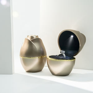 Forte Rose forme Luz LED Fantaisie Bijoux Cas Collier Bague En Diamant Boîte D'emballage Avec Logo Personnalisé - Product Image 2