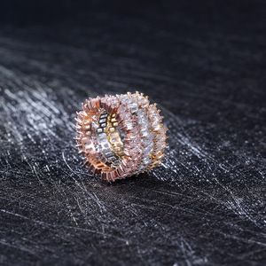 Anello da Donna con Barra Verticale Irregolare e Accento in Pietra, Gioiello da Dito di Tendenza - Product Image 2
