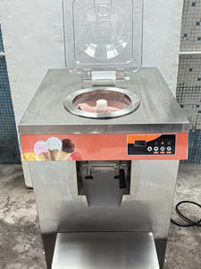 Machine à glace artisanale verticale à une fente pour sorbet et gelato, idéale pour les chariots de glaces mobiles - Product Image 3