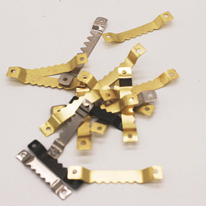 ตะขอเกี่ยวรูปตัวโอแบบมีฟันเลื่อย ยี่ห้อ Jinfa Hardware ผลิตจากโลหะผสมสังกะสี สำหรับอุปกรณ์ตกแต่งกรอบรูป แบบโค้งสูง ตะขอเกี่ยวแบบซ่อนสองรูปตัวโอ - Product Image 1