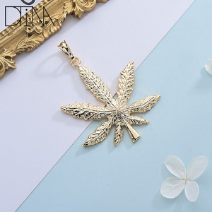 Colgante de Hoja de Arce en Oro de 14k, Joyería de Hoja de Arce - Product Image 2