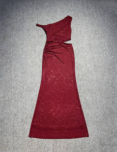 <span class=keywords><strong>ชุด</strong></span><span class=keywords><strong>ราตรี</strong></span>ทรงหางปลาประดับคริสตัลแบบไหล่เฉียง แขนกุด ดีไซน์หรูหราสำหรับงานปาร์ตี้ จาก OUDINA Boutique Clothing - Product Image 6