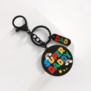 Nueva Linda personalidad padre Día de la madre tablero de madera llavero colorido Arco Iris mamá Super papá llavero - Product Image 6