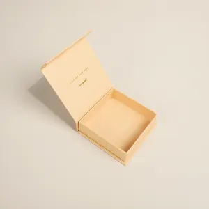 Caja de regalo de joyería amarilla con logotipo personalizado, paquete de collar, chanclas, caja de papel magnético para embalaje de joyería