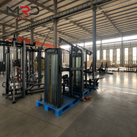 Appareil de musculation 2-en-1 réglable pour tirage vertical assis et entraînement dorsal, avec système de câbles et pile de poids en acier de 70 kg, pour salle de sport à domicile