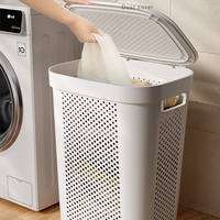 Panier à linge XingYou moderne blanc et gris, design en osier, en plastique PP, capacité 60L, avec couvercle, anti-poussière, rangement pour armoire