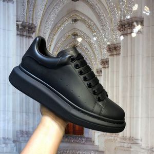 Chaussures de sport décontractées entièrement noires de haute qualité pour hommes et femmes, à semelle épaisse, à lacets, nouvelle mode, pour la course à pied en hiver et au printemps - Product Image 2