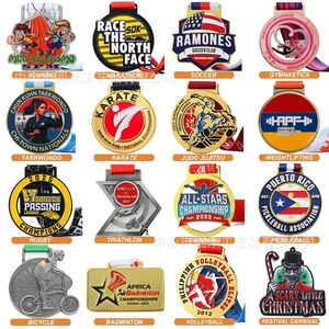 Medallas deportivas personalizadas de metal, aleación de zinc con acabado en esmalte para maratones y eventos de trail running. - Product Image 2