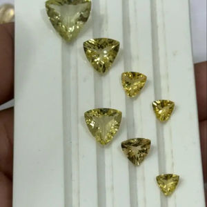 Pierres précieuses aigue-marine béryl jaune naturel de qualité 3A trillion de cristal taillé en forme de coeur pour bijoux pour colliers - Product Image 3