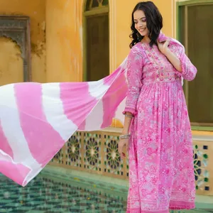 Pembe Mulmul çiçek baskılı işlemeli Kurta pantolon ve Ombre şifon Dupatta toplu ürün el yapımı