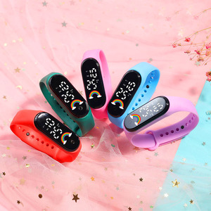 <span class=keywords><strong>Orologio</strong></span> <span class=keywords><strong>Digitale</strong></span> Sportivo Impermeabile con LED Arcobaleno Personalizzabile 2025 per Bambini, Donne e Uomini - Product Image 1