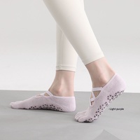 Chaussettes de yoga en coton à cinq orteils pour femme, respirantes, absorbant la transpiration, antidérapantes, pour l'été, avec sangles individuelles pour les orteils, idéales pour le Pilates et le sport