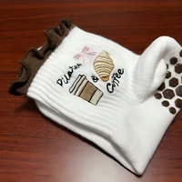 Chaussettes de haute qualité antidérapantes, chaussettes de créateur pour femmes, chaussettes de yoga brodées, chaussettes de yoga et de pilates personnalisées avec grip
