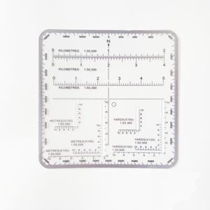 Règle et rapporteur <span class=keywords><strong>de</strong></span> coordonnées carrés transparents en plastique UTM/MGRS <span class=keywords><strong>de</strong></span> 10 cm avec différentes échelles pour la lecture <span class=keywords><strong>de</strong></span> cartes et la navigation en extérieur - Product Image 1